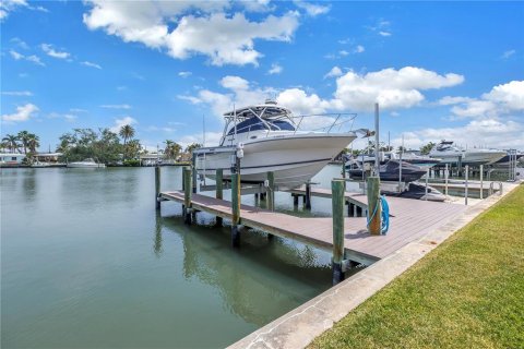 Adosado en venta en Indian Rocks Beach, Florida, 3 dormitorios, 168.34 m2 № 2166144 - foto 26