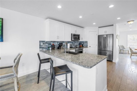 Adosado en venta en Indian Rocks Beach, Florida, 3 dormitorios, 168.34 m2 № 2166144 - foto 9