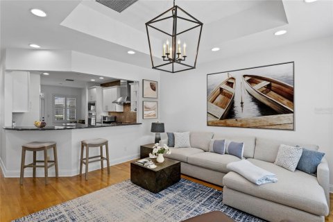 Townhouse in Tampa, Florida 4 bedrooms, 250 sq.m. № 1822488 - photo 23