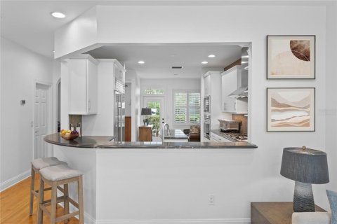 Townhouse in Tampa, Florida 4 bedrooms, 250 sq.m. № 1822488 - photo 24