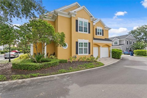 Townhouse in Tampa, Florida 4 bedrooms, 250 sq.m. № 1822488 - photo 3