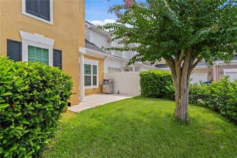 Townhouse in Tampa, Florida 4 bedrooms, 250 sq.m. № 1822488 - photo 30