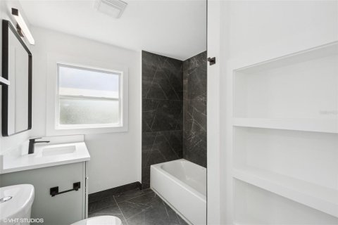 Купить виллу или дом в Сарасота, Флорида 13 комнат, 318.84м2, № 1676005 - фото 20