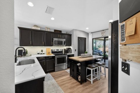 Casa en venta en Wesley Chapel, Florida, 3 dormitorios, 137.87 m2 № 2386326 - foto 5