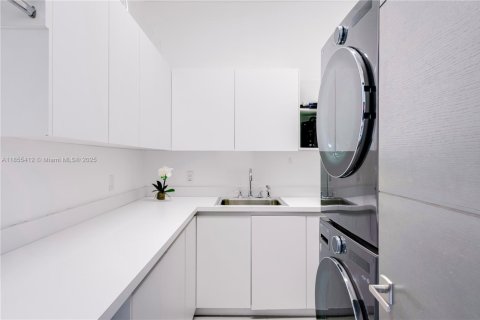 Villa ou maison à vendre à Key Biscayne, Floride: 5 chambres, 387.03 m2 № 1978469 - photo 15