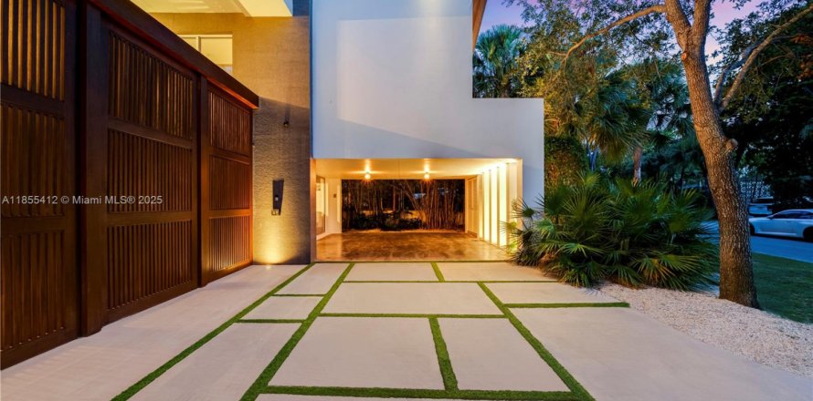 Villa ou maison à Key Biscayne, Floride 5 chambres, 387.03 m2 № 1978469