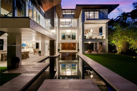 Villa ou maison à vendre à Key Biscayne, Floride: 5 chambres, 387.03 m2 № 1978469 - photo 2