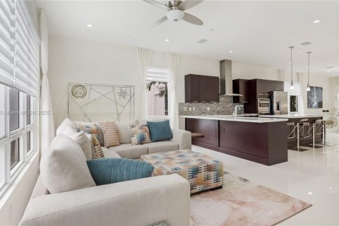 Townhouse in LANDMARK in Doral, Florida 4 bedrooms, 229.28 sq.m. № 1981608 - photo 16