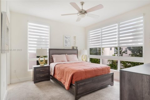 Townhouse in LANDMARK in Doral, Florida 4 bedrooms, 229.28 sq.m. № 1981608 - photo 22