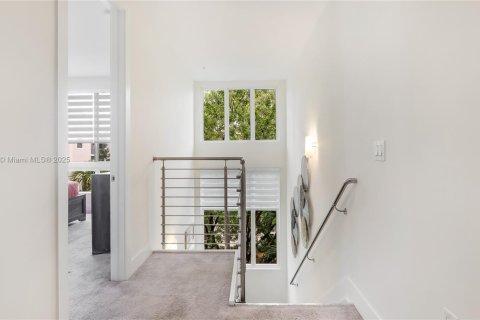 Townhouse in LANDMARK in Doral, Florida 4 bedrooms, 229.28 sq.m. № 1981608 - photo 21