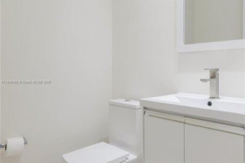 Townhouse in LANDMARK in Doral, Florida 4 bedrooms, 229.28 sq.m. № 1981608 - photo 17