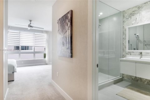 Townhouse in LANDMARK in Doral, Florida 4 bedrooms, 229.28 sq.m. № 1981608 - photo 28