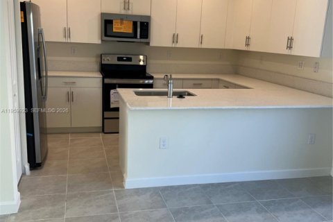 Villa ou maison à vendre à Hialeah, Floride: 3 chambres, 153.29 m2 № 2080692 - photo 30