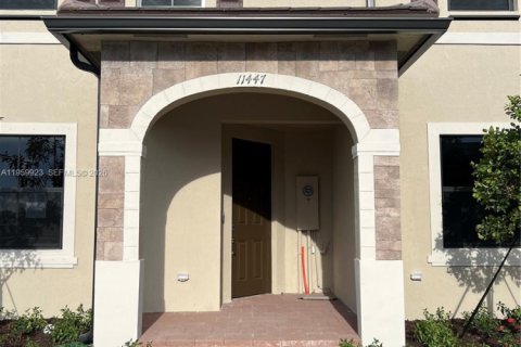 Villa ou maison à vendre à Hialeah, Floride: 3 chambres, 153.29 m2 № 2080692 - photo 20