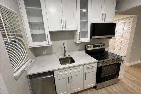 Appartement à louer à Orlando, Floride: 3 chambres, 93.46 m2 № 2431931 - photo 2