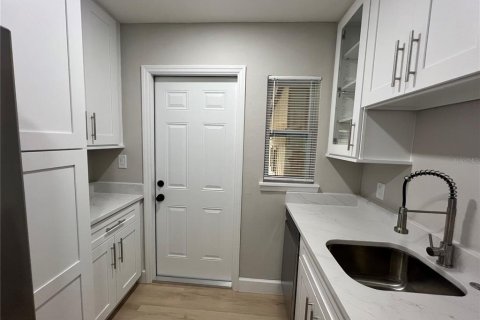 Appartement à louer à Orlando, Floride: 3 chambres, 93.46 m2 № 2431931 - photo 6