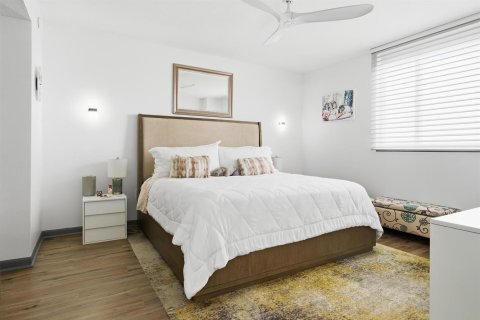Condo in West Palm Beach, Florida, 2 bedrooms  № 2184242 - photo 17