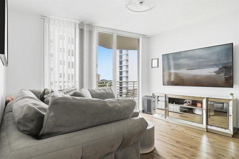 Condo in West Palm Beach, Florida, 2 bedrooms  № 2184242 - photo 4