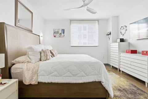 Condo in West Palm Beach, Florida, 2 bedrooms  № 2184242 - photo 18
