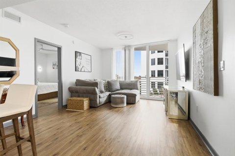 Condo in West Palm Beach, Florida, 2 bedrooms  № 2184242 - photo 2