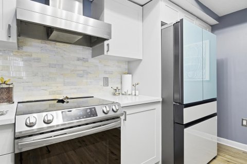 Condo in West Palm Beach, Florida, 2 bedrooms  № 2184242 - photo 9