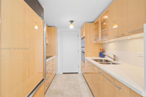 Condominio en venta en Miami Beach, Florida, 2 dormitorios, 92.25 m2 № 2091223 - foto 15