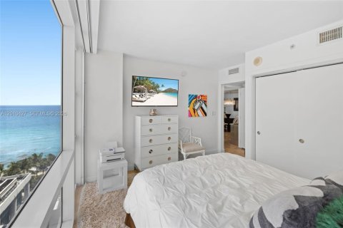 Condominio en venta en Miami Beach, Florida, 2 dormitorios, 92.25 m2 № 2091223 - foto 11