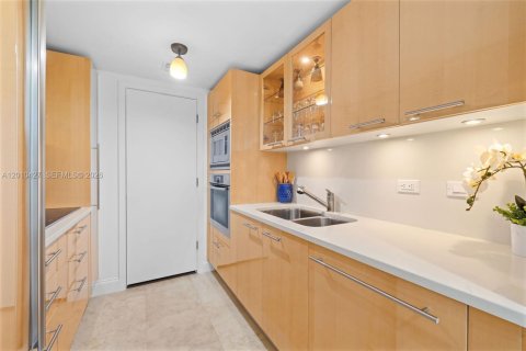 Condominio en venta en Miami Beach, Florida, 2 dormitorios, 92.25 m2 № 2091223 - foto 14