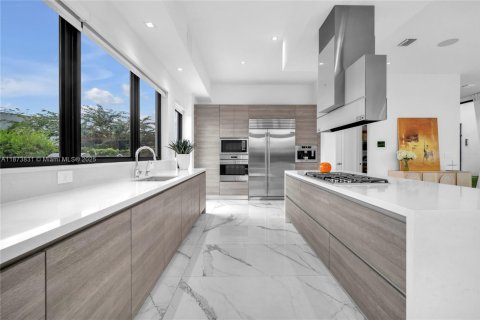 House in Weston, Florida 5 bedrooms, 573.3 sq.m. № 2017124 - photo 21