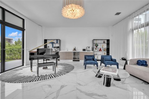 House in Weston, Florida 5 bedrooms, 573.3 sq.m. № 2017124 - photo 5