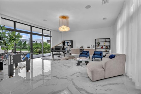 House in Weston, Florida 5 bedrooms, 573.3 sq.m. № 2017124 - photo 7