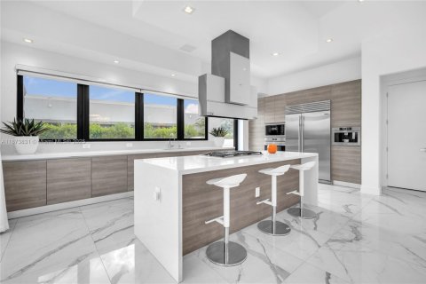 House in Weston, Florida 5 bedrooms, 573.3 sq.m. № 2017124 - photo 23