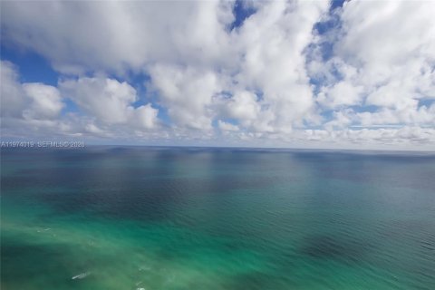 Condo à Sunny Isles Beach, Floride, 4 chambres  № 2174833