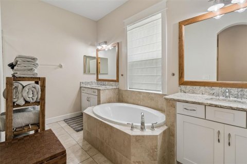 Casa en venta en Land O' Lakes, Florida, 5 dormitorios, 320.51 m2 № 2151907 - foto 20