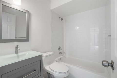 Casa en venta en Palm Bay, Florida, 4 dormitorios, 139.73 m2 № 2167450 - foto 29