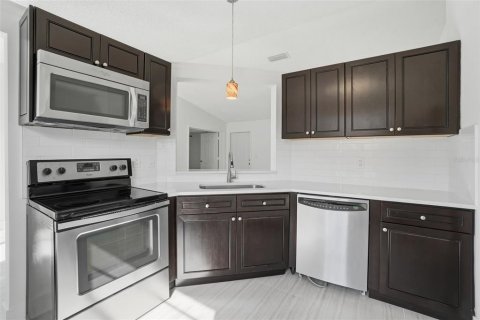 Casa en venta en Palm Bay, Florida, 4 dormitorios, 139.73 m2 № 2167450 - foto 13