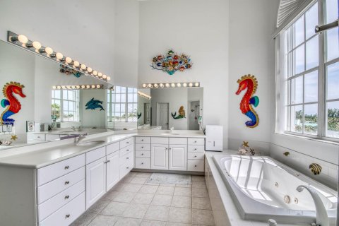 Townhouse in Jupiter, Florida 4 bedrooms, 297.94 sq.m. № 2269273 - photo 28
