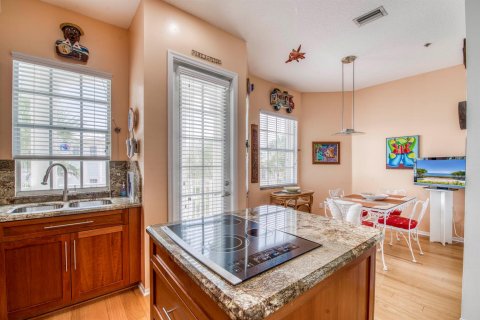 Townhouse in Jupiter, Florida 4 bedrooms, 297.94 sq.m. № 2269273 - photo 8