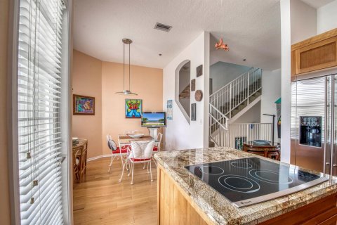 Townhouse in Jupiter, Florida 4 bedrooms, 297.94 sq.m. № 2269273 - photo 9
