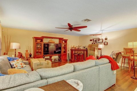 House in Groveland, Florida 4 bedrooms, 293.57 sq.m. № 2209156 - photo 15