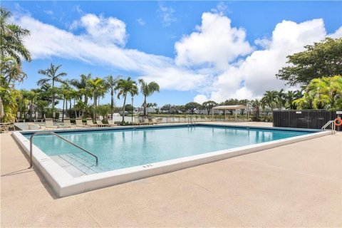 Condo in Margate, Florida, 2 bedrooms  № 2187617 - photo 23
