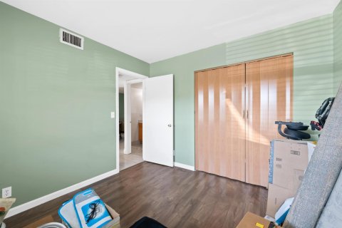 Condo in Margate, Florida, 2 bedrooms  № 2187617 - photo 12