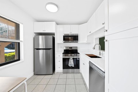 Condo in Margate, Florida, 2 bedrooms  № 2187617 - photo 2