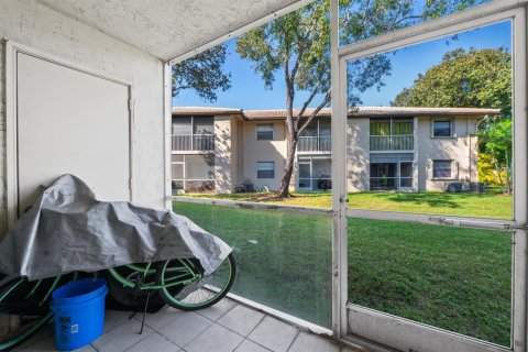 Condo in Margate, Florida, 2 bedrooms  № 2187617 - photo 15