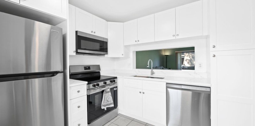 Condo in Margate, Florida, 2 bedrooms  № 2187617