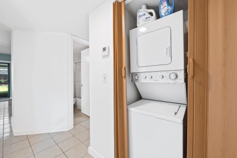 Condo in Margate, Florida, 2 bedrooms  № 2187617 - photo 14