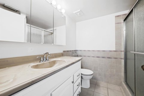 Condo in Margate, Florida, 2 bedrooms  № 2187617 - photo 10