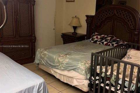 Condominio en venta en Lauderdale Lakes, Florida, 2 dormitorios, 93.09 m2 № 1882002 - foto 12