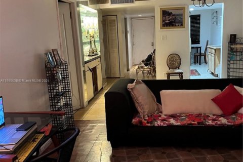 Condominio en venta en Lauderdale Lakes, Florida, 2 dormitorios, 93.09 m2 № 1882002 - foto 6