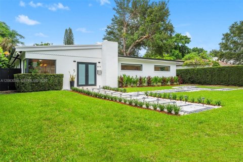 Casa en Miami Shores, Florida 3 dormitorios, 152.92 m2 № 2383256